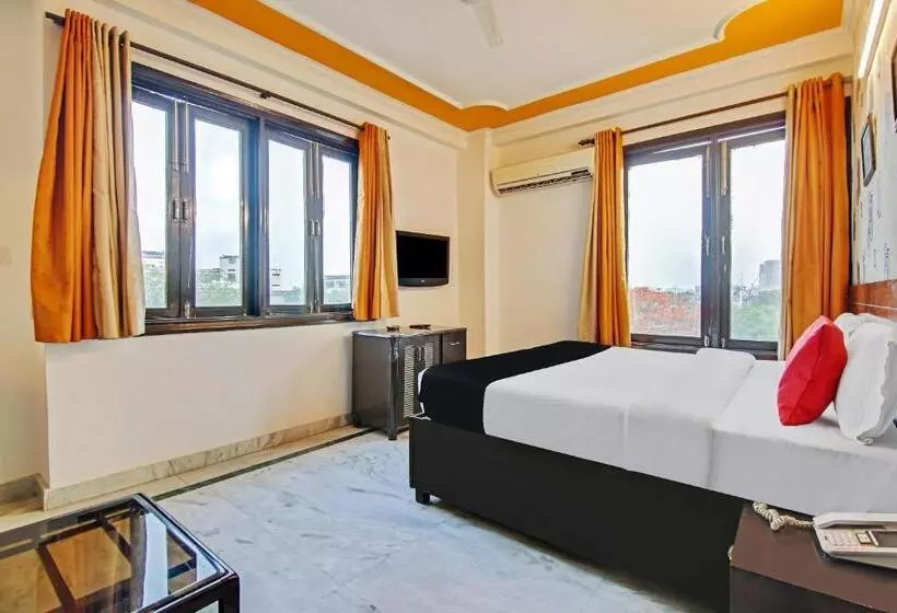 ホテル Super Capital O Tipsyy Near Aravali Biodiversity Park