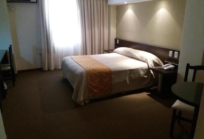 ホテル Cuatro Plazas