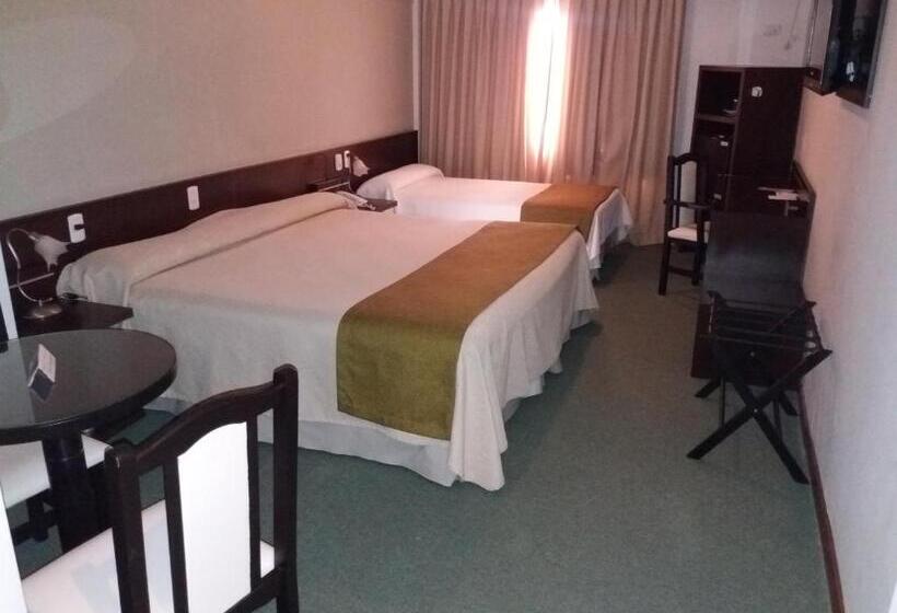 ホテル Cuatro Plazas