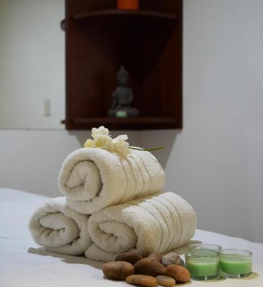 ホテル Cuatro Plazas