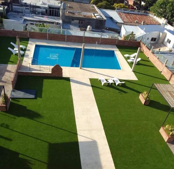 ホテル Cuatro Plazas