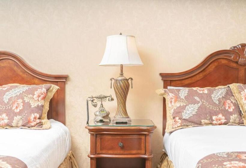 호텔 Fulton Steamboat Inn