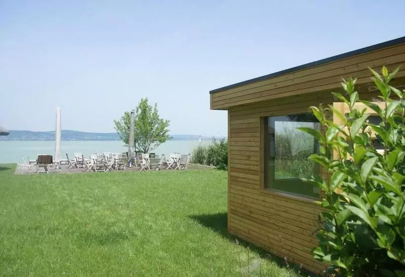 ホテル Partvilla Balatonboglar