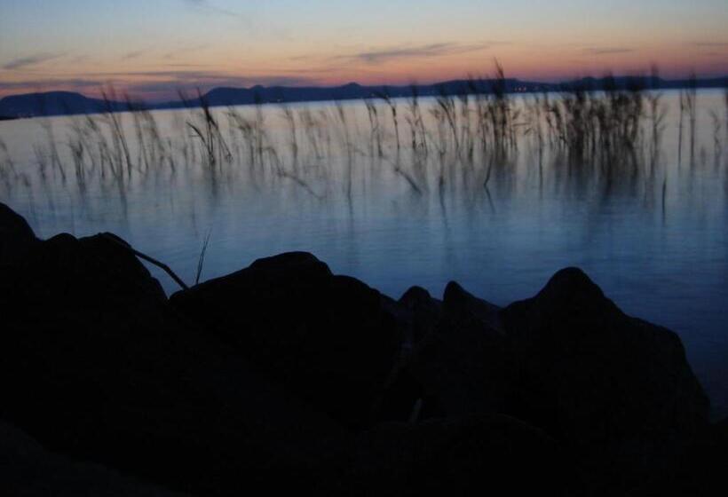 Отель Partvilla Balatonboglar