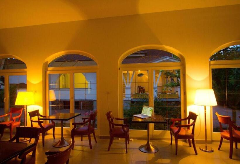 Отель Partvilla Balatonboglar