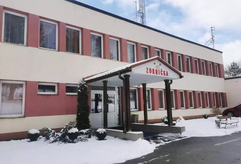 Hotelli Penzion Zornicka