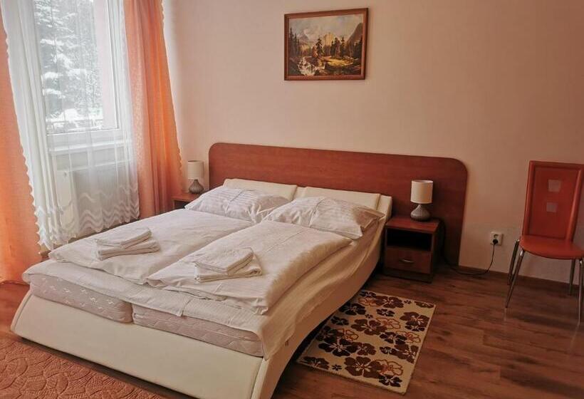 酒店 Penzion Zornicka