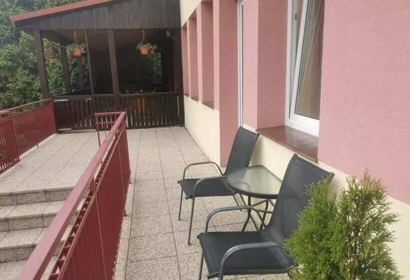 Hotelli Penzion Zornicka