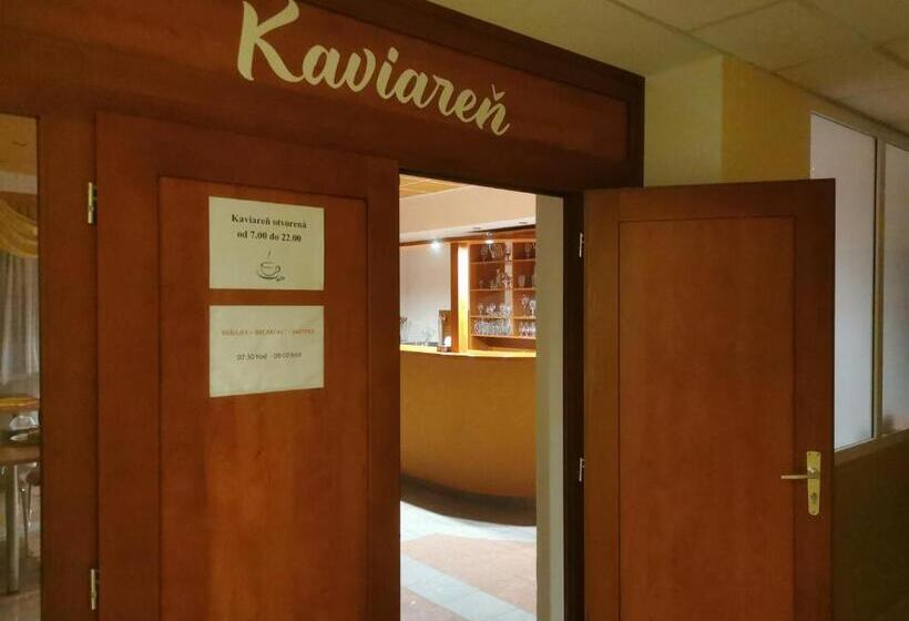 酒店 Penzion Zornicka