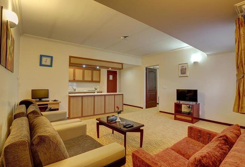 هتل Tourist Urmia