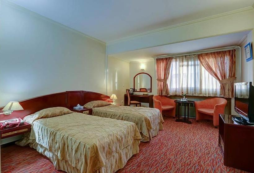 هتل Tourist Urmia