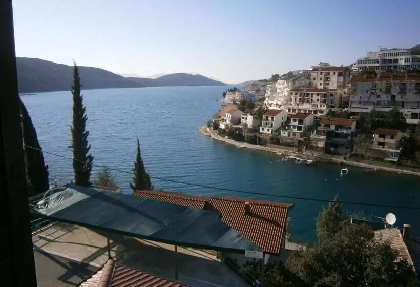 تختخواب و صبحانه Guest House Babić