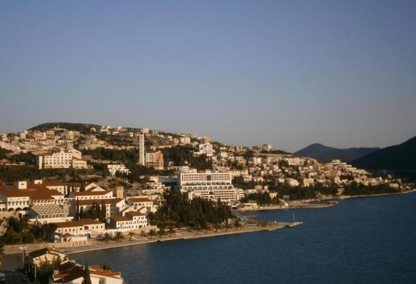 تختخواب و صبحانه Guest House Babić