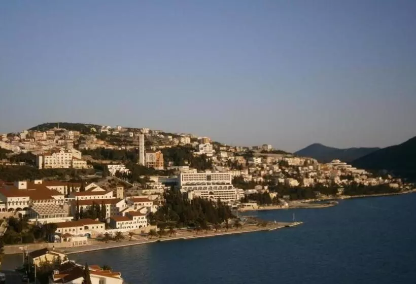 تختخواب و صبحانه Guest House Babić