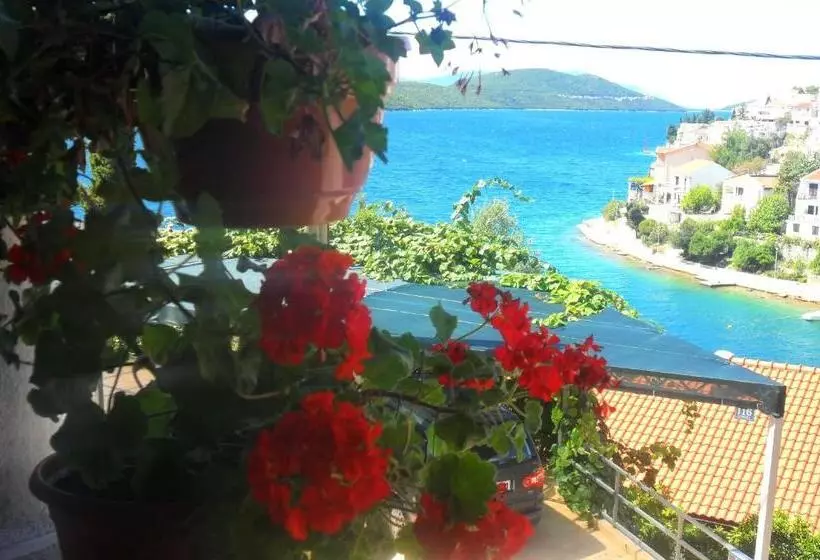 تختخواب و صبحانه Guest House Babić