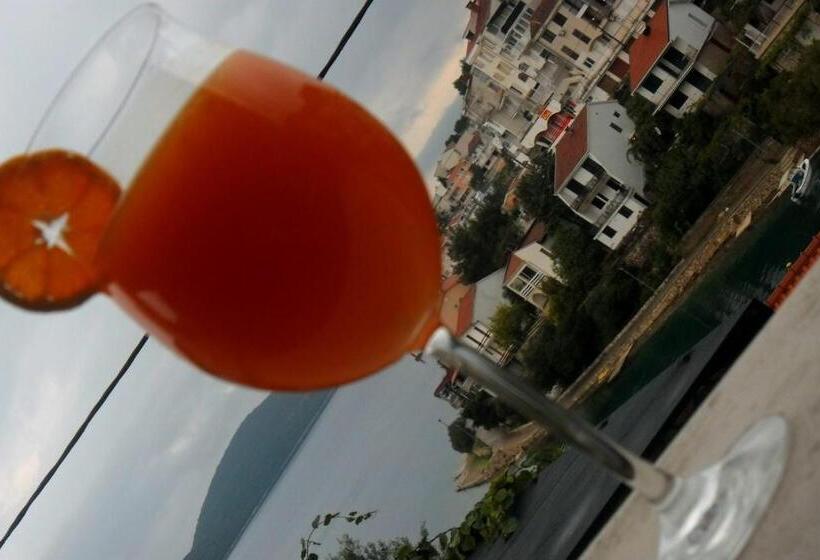 تختخواب و صبحانه Guest House Babić