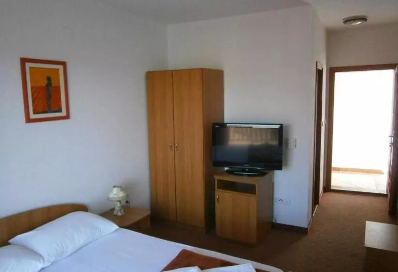 تختخواب و صبحانه Guest House Babić