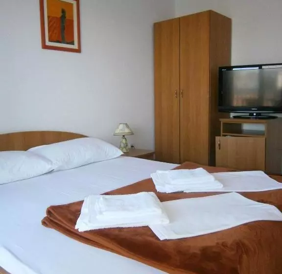 تختخواب و صبحانه Guest House Babić