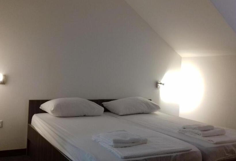 تختخواب و صبحانه Guest House Babić