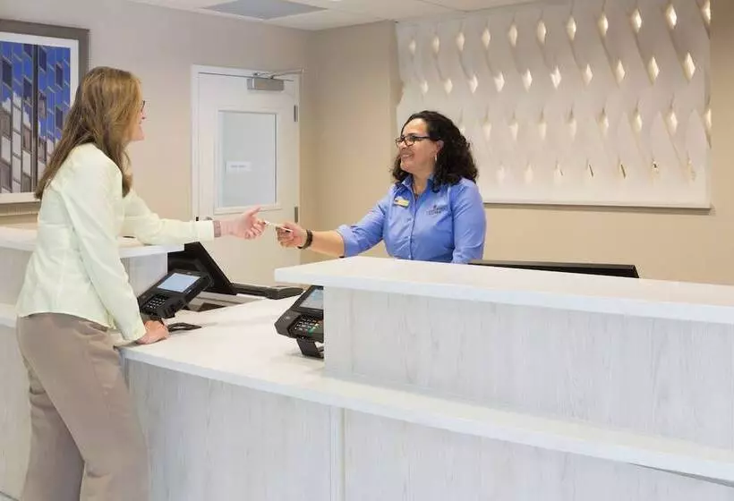 Hotelli Candlewood Suites Miami Intl Airport   36th St, An Ihg