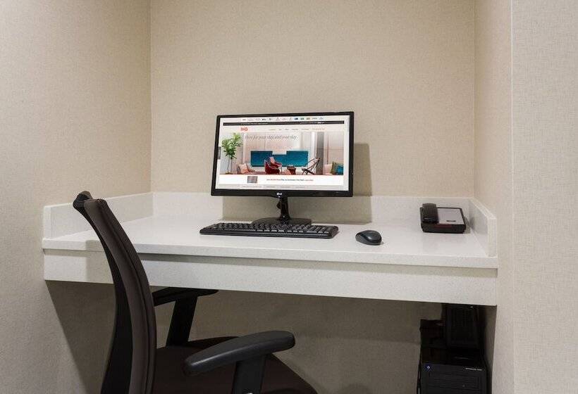 هتل Candlewood Suites Miami Intl Airport 36th St, An Ihg