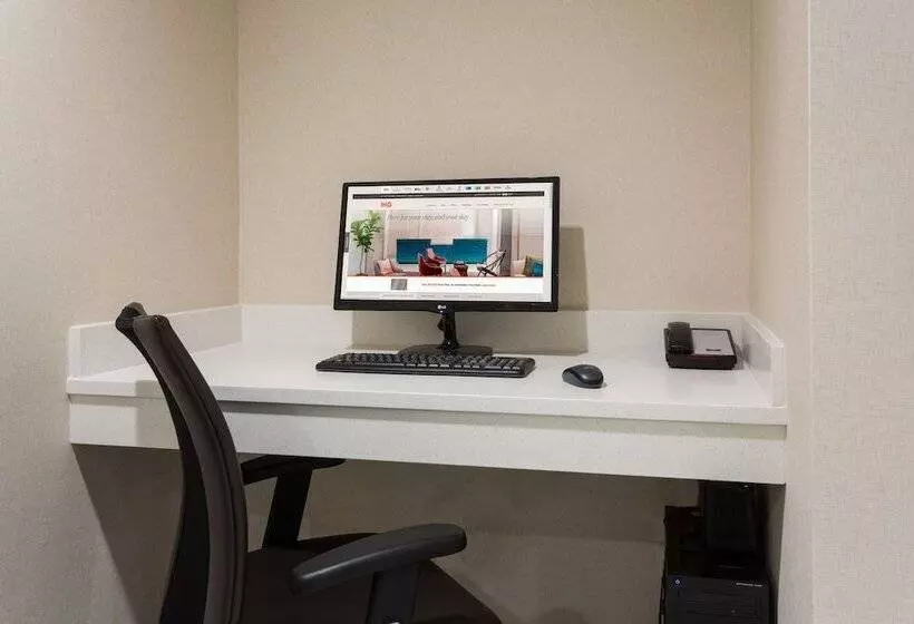 Hotelli Candlewood Suites Miami Intl Airport   36th St, An Ihg