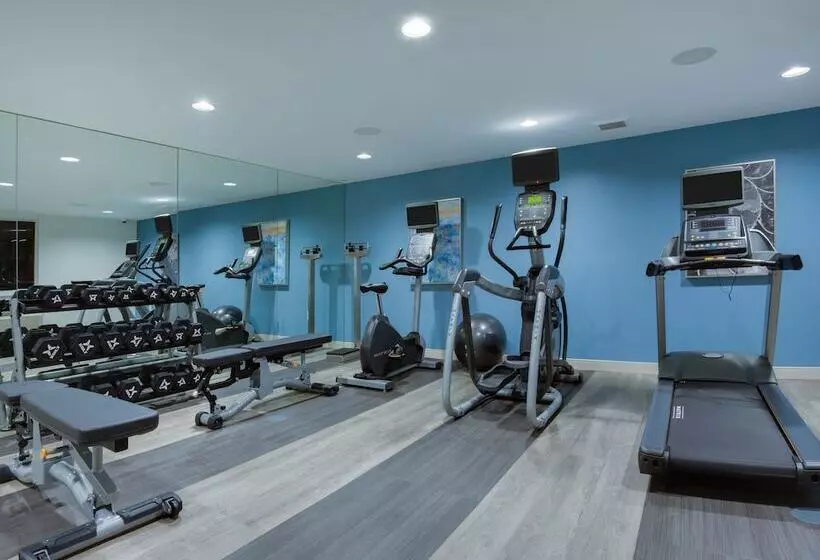 Hotelli Candlewood Suites Miami Intl Airport   36th St, An Ihg