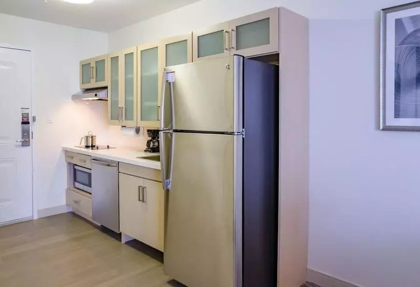 Hotelli Candlewood Suites Miami Intl Airport   36th St, An Ihg