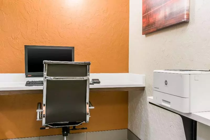 ホテル Comfort Suites Florence  Cincinnati South