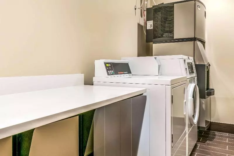 ホテル Comfort Suites Florence  Cincinnati South
