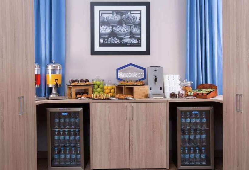 هتل Hampton By Hilton Astana Triumphal Arch