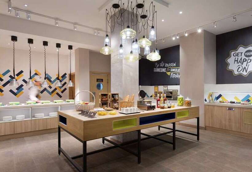 هتل Hampton By Hilton Astana Triumphal Arch