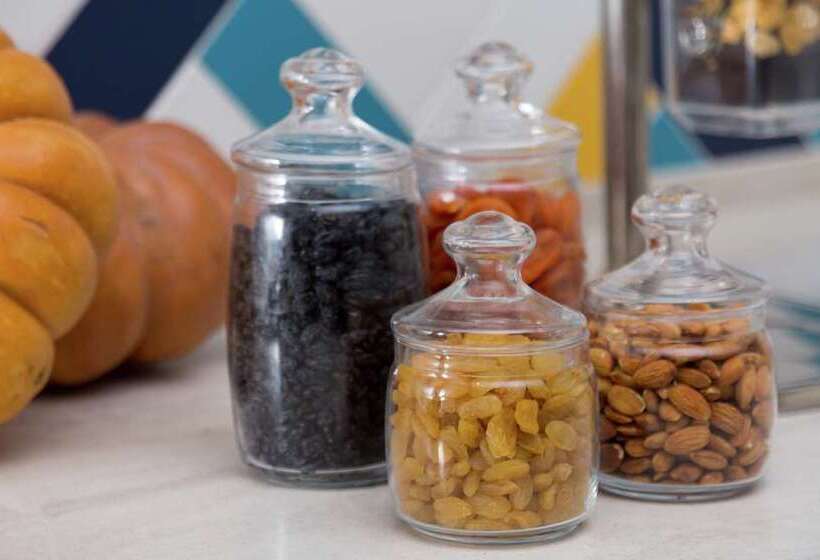 هتل Hampton By Hilton Astana Triumphal Arch