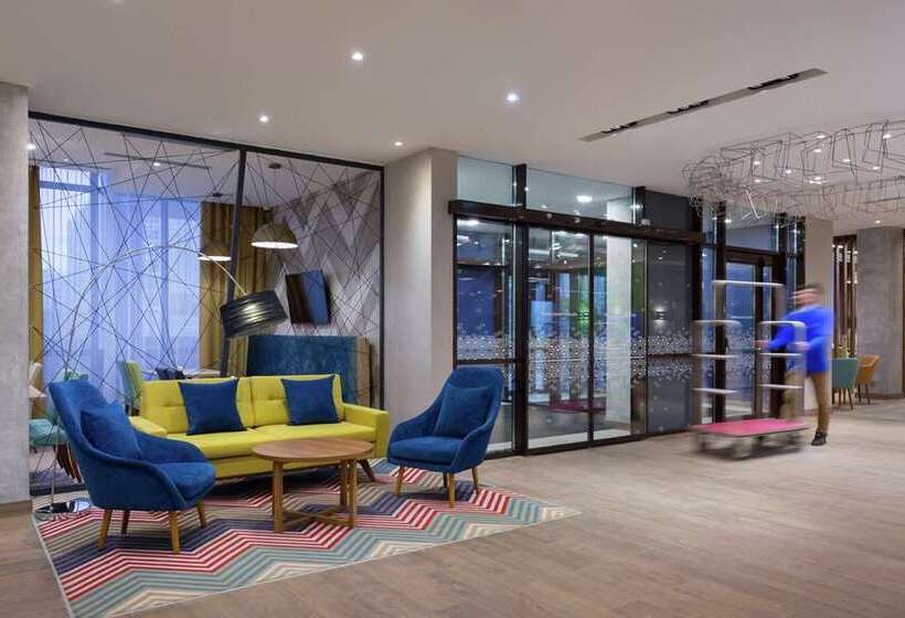 هتل Hampton By Hilton Astana Triumphal Arch