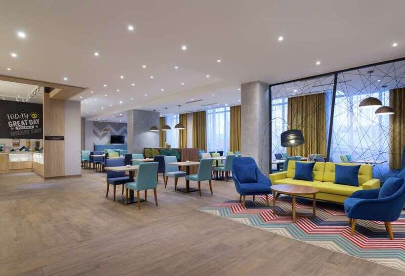 هتل Hampton By Hilton Astana Triumphal Arch