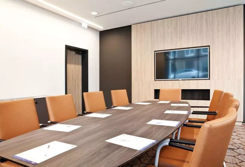 ホテル Hampton By Hilton Dortmund Phoenix See