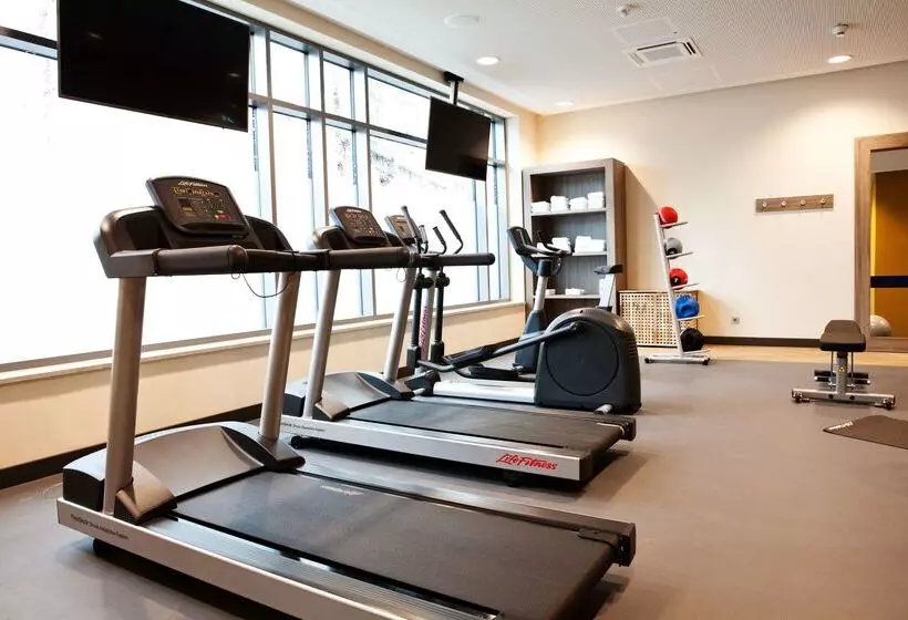 ホテル Hampton By Hilton Dortmund Phoenix See