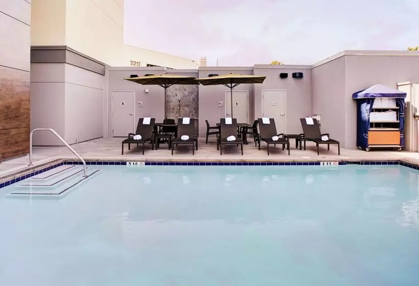 Hotelli Hampton Inn & Suites Irvineorange County Airport