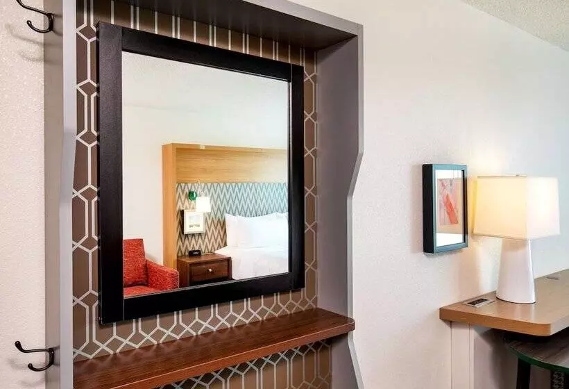 Hotelli Holiday Inn Newport News   Hampton By Ihg