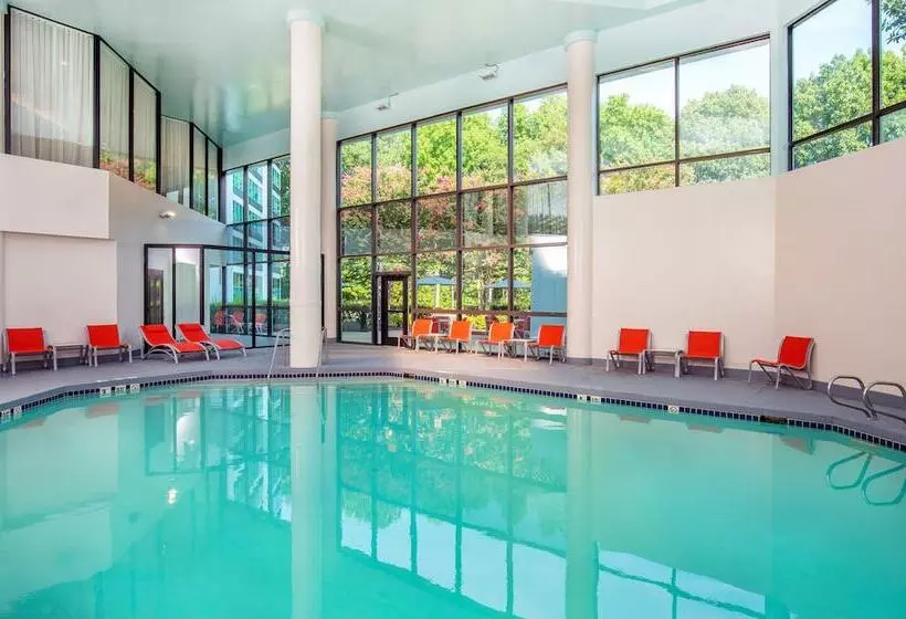 Hotelli Holiday Inn Newport News   Hampton By Ihg