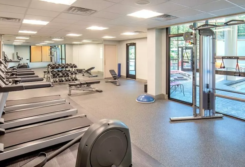 Hotelli Holiday Inn Newport News   Hampton By Ihg