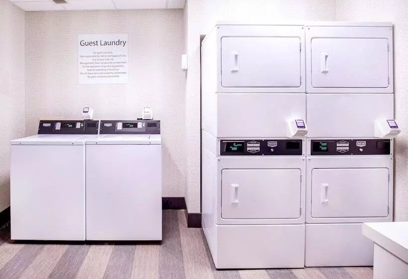 Hotelli Holiday Inn Newport News   Hampton By Ihg