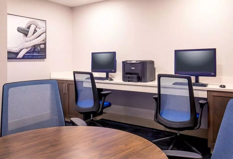 Hotelli Holiday Inn Newport News   Hampton By Ihg