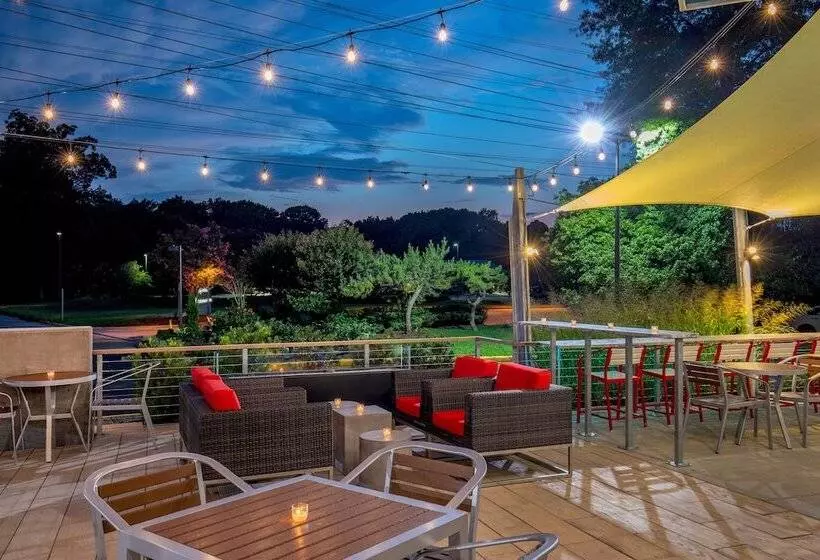 Hotelli Holiday Inn Newport News   Hampton By Ihg