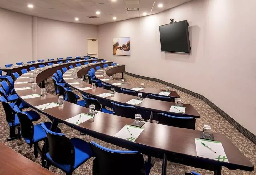 Hotelli Holiday Inn Newport News   Hampton By Ihg