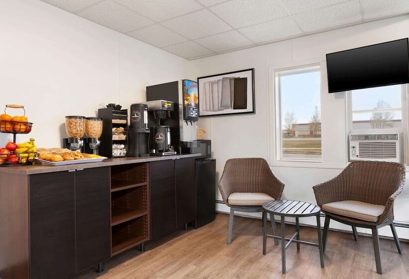 ホテル Howard Johnson By Wyndham Grande Prairie