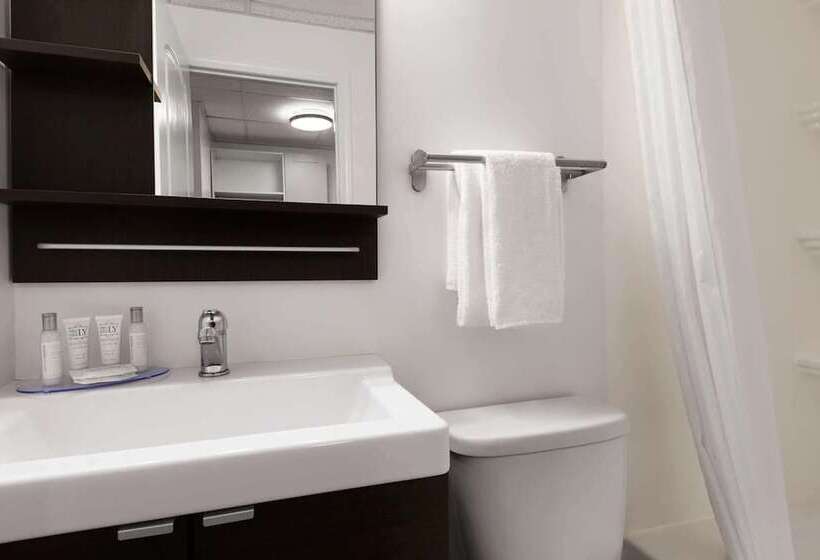 ホテル Howard Johnson By Wyndham Grande Prairie