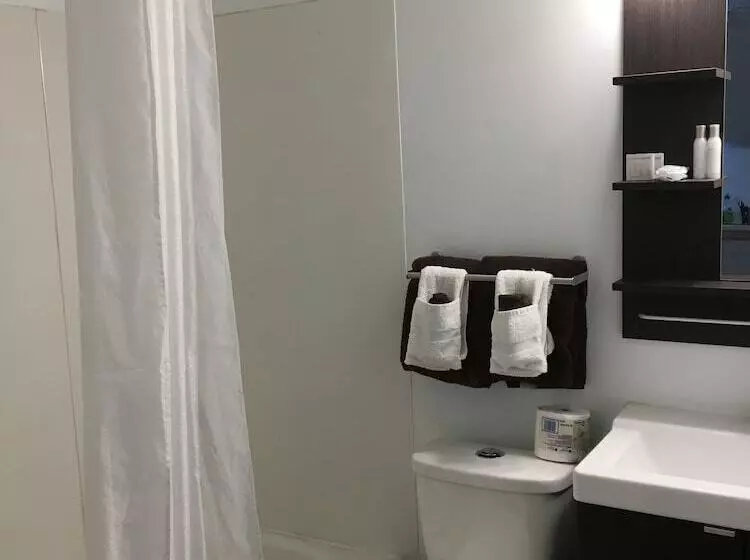 ホテル Howard Johnson By Wyndham Grande Prairie