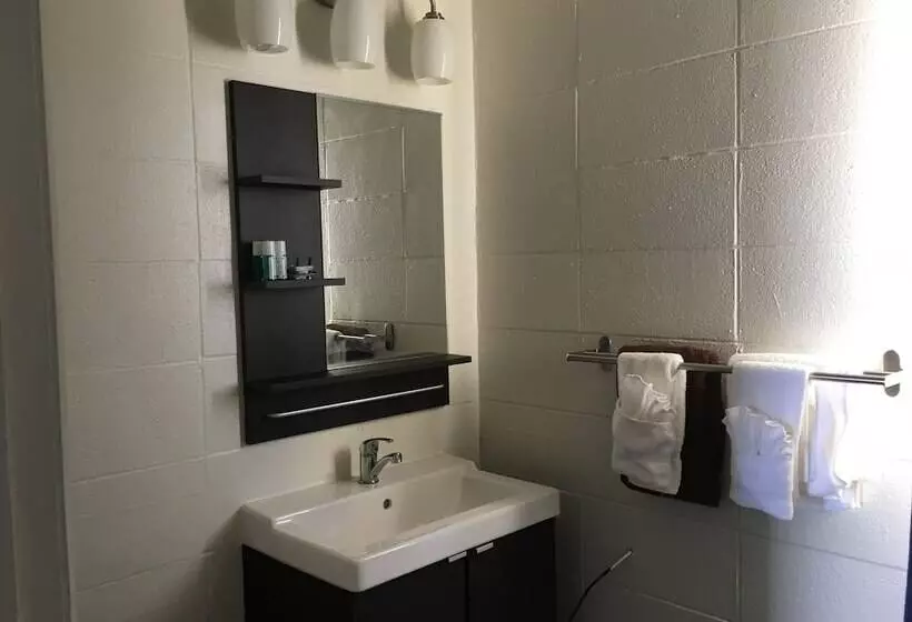 ホテル Howard Johnson By Wyndham Grande Prairie