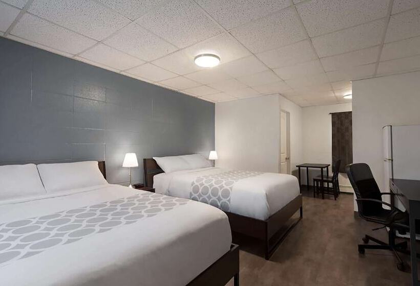 ホテル Howard Johnson By Wyndham Grande Prairie